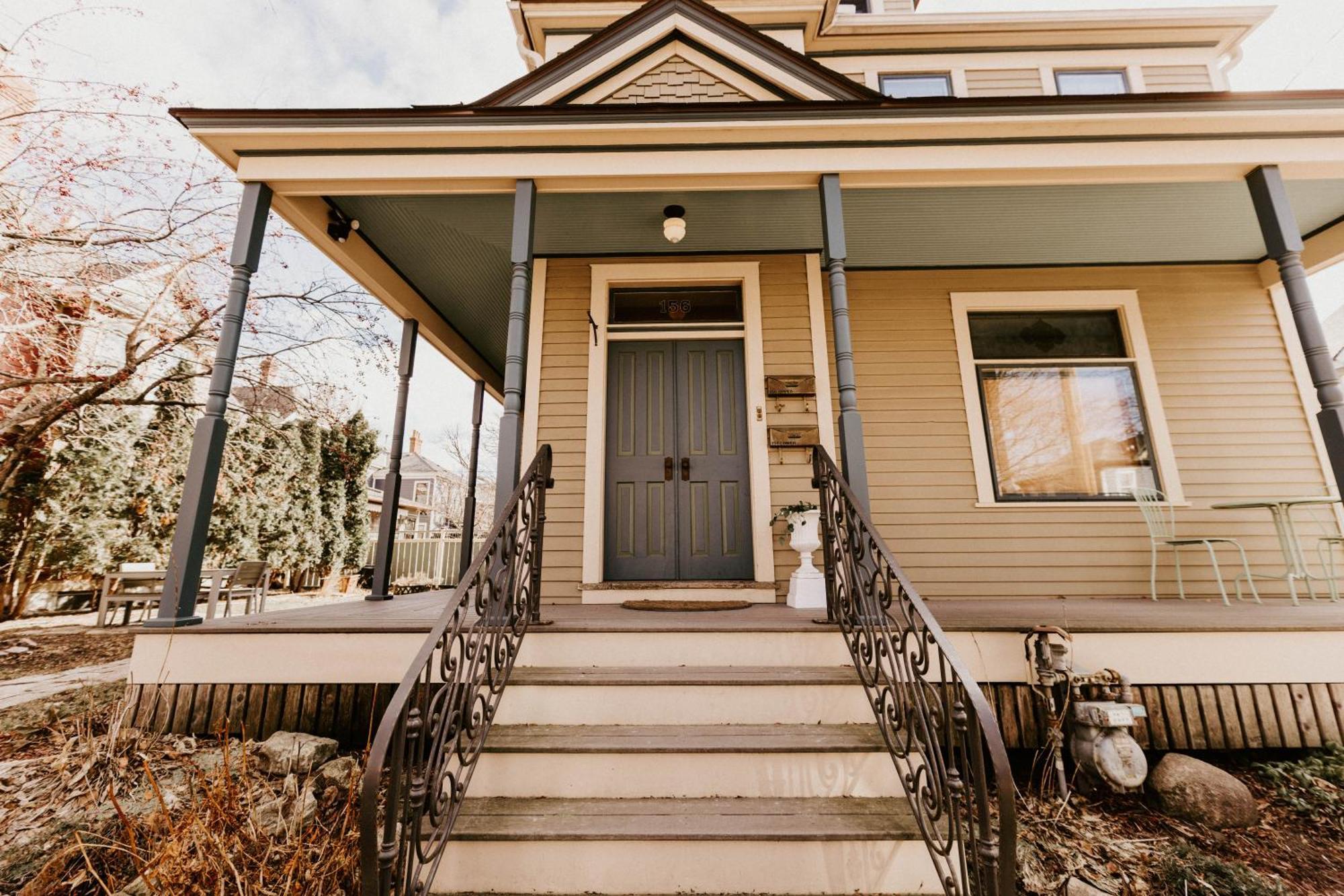 Apartmán Retro Gem Box Victorian Steps From Irvine Park Saint Paul Exteriér fotografie